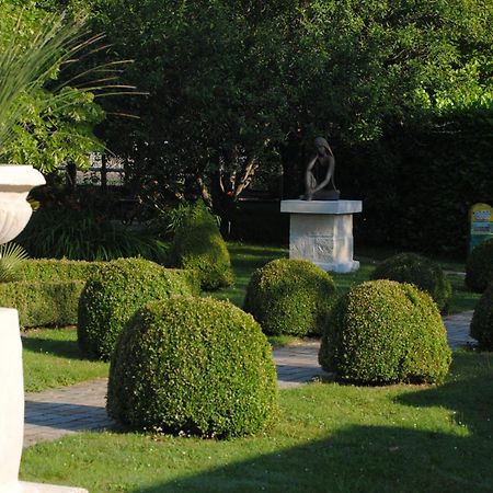 Hotel Les meublés du Grand Logis à Marchais  Extérieur photo